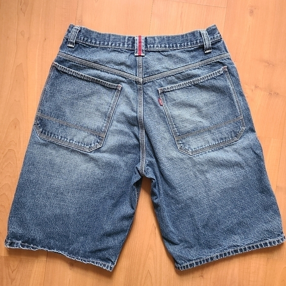 Vintage Levi's Men's Worker Denim Jean Shorts - Picture 2 of 12